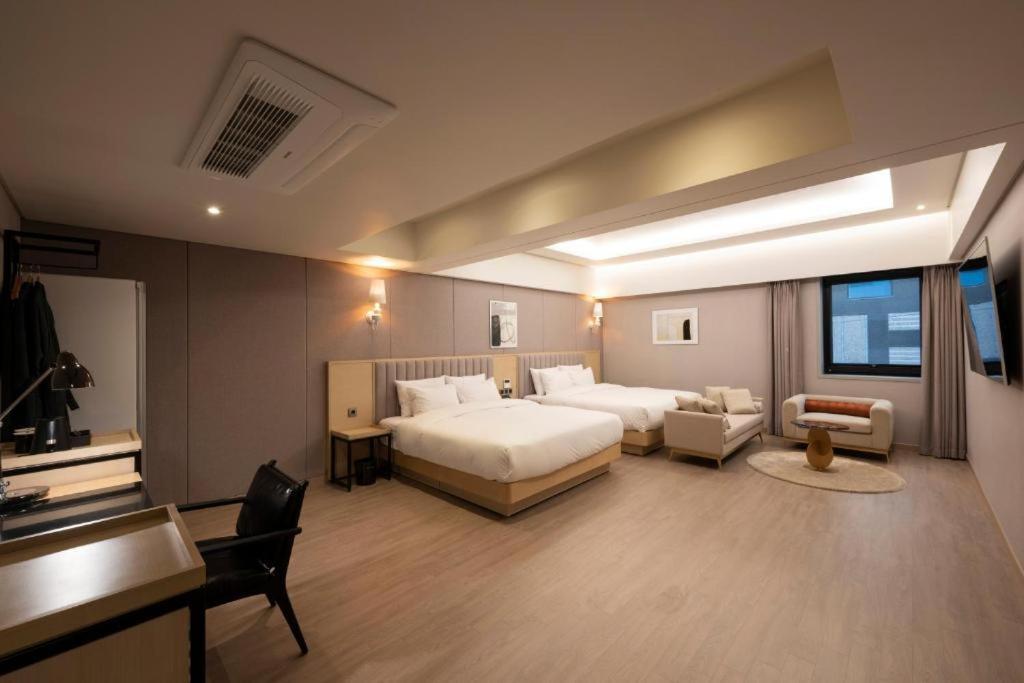 Hound Hotel Yeonsan Пусан Экстерьер фото